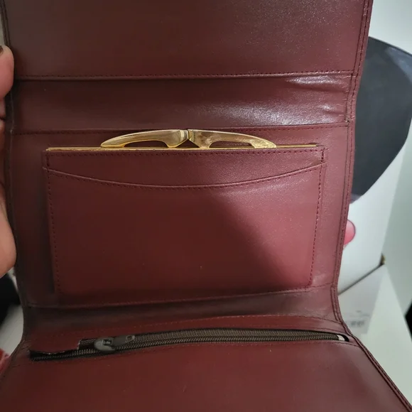 Cartier signature wallet with inside kiss lock and zipper pocket. EUC - Picture 10 of 13